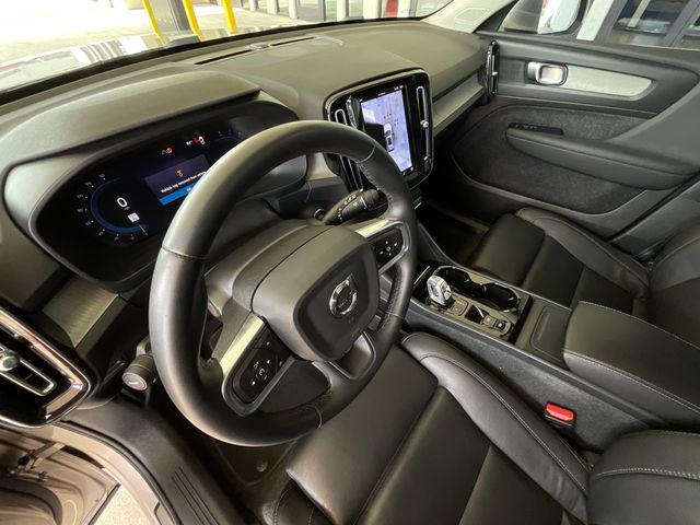 2024 Volvo XC40 B5 Plus Bright Theme
