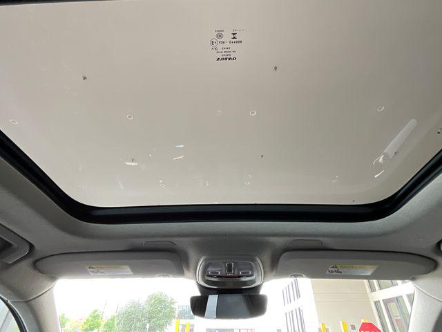 2024 Volvo XC40 B5 Plus Bright Theme