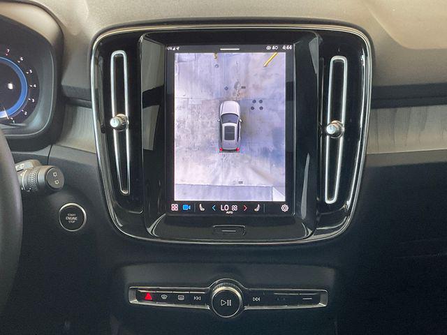 2024 Volvo XC40 B5 Plus Bright Theme