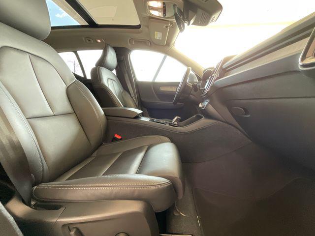 2024 Volvo XC40 B5 Plus Bright Theme