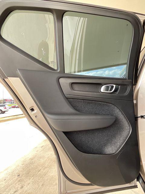 2024 Volvo XC40 B5 Plus Bright Theme
