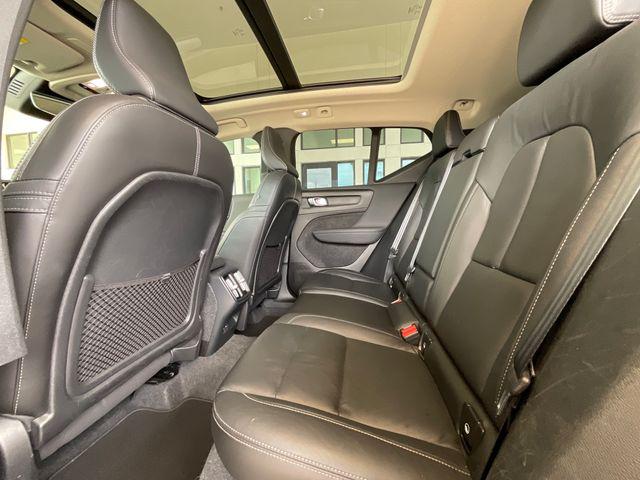 2024 Volvo XC40 B5 Plus Bright Theme