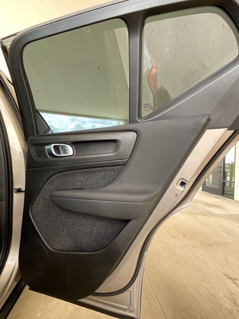 2024 Volvo XC40 B5 Plus Bright Theme