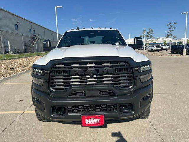 2026 RAM Ram 5500 Chassis Cab RAM 5500 TRADESMAN CHASSIS CREW CAB 4X4 84 CA