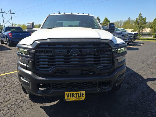 2026 RAM Ram 5500 Chassis Cab RAM 5500 TRADESMAN CHASSIS CREW CAB 4X4 60 CA