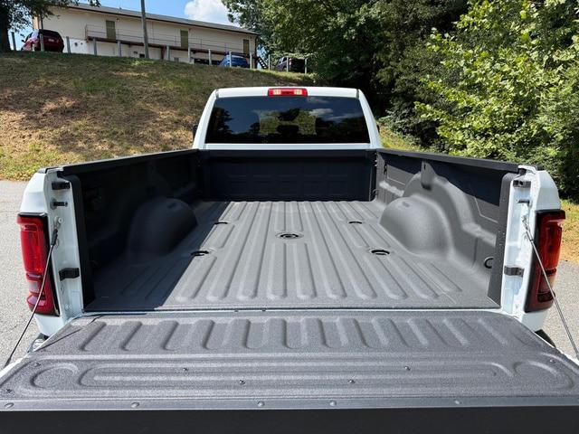 2026 Ram 3500 Big Horn Crew Cab 4x4 8 Box