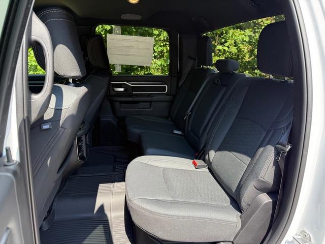 2026 Ram 3500 Big Horn Crew Cab 4x4 8 Box
