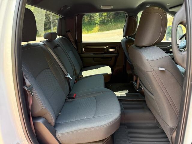 2026 Ram 3500 Big Horn Crew Cab 4x4 8 Box