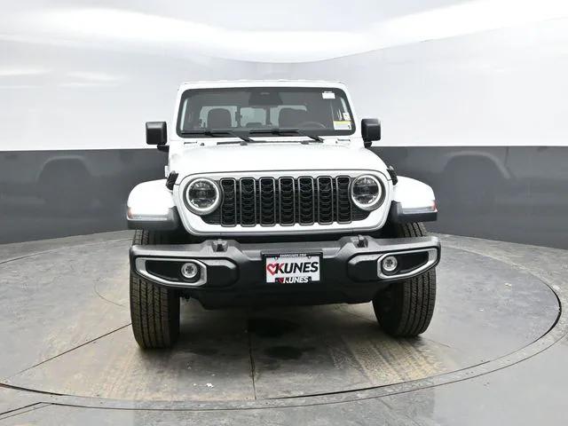 2026 Jeep Gladiator GLADIATOR SAHARA 4X4