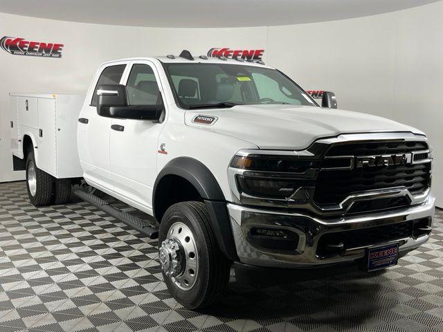 2026 RAM 5500 Chassis RAM 5500 TRADESMAN CHASSIS CREW CAB 4X4 60 CA