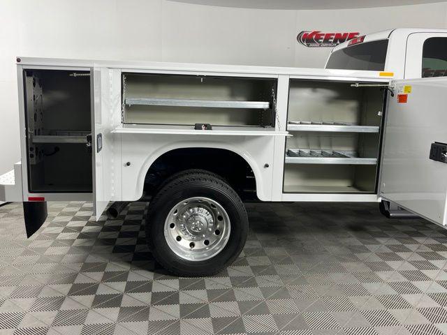 2026 RAM 5500 Chassis RAM 5500 TRADESMAN CHASSIS CREW CAB 4X4 60 CA