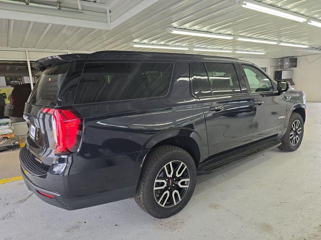 2023 GMC Yukon XL 4WD AT4