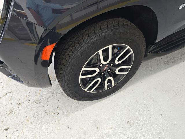 2023 GMC Yukon XL 4WD AT4