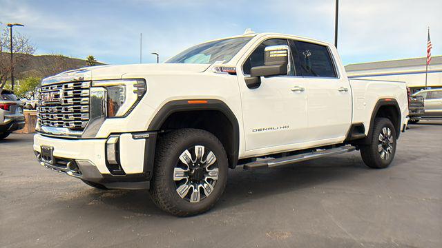 2026 GMC Sierra 2500HD Crew Cab, Standard Bed, Denali, 4WD
