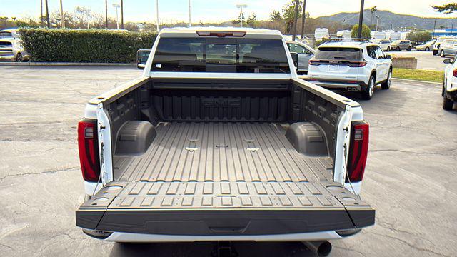 2026 GMC Sierra 2500HD Crew Cab, Standard Bed, Denali, 4WD