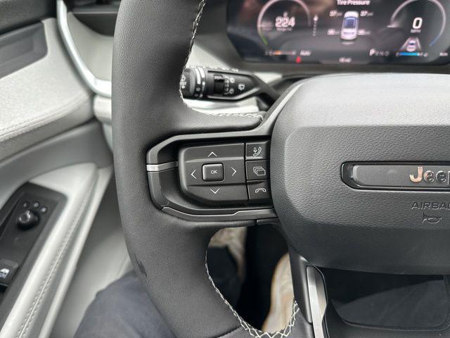 2026 Jeep Cherokee Laredo 4x4