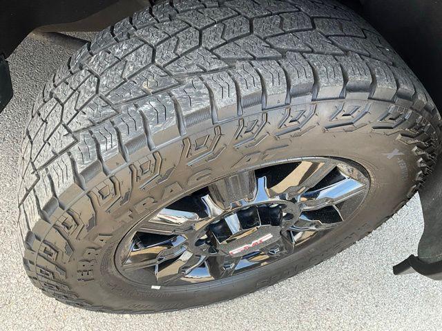 2024 GMC Sierra 2500HD 4WD Crew Cab Standard Bed AT4