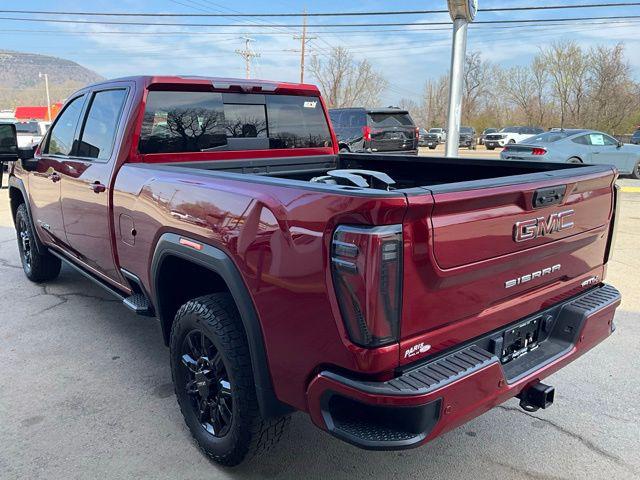 2024 GMC Sierra 2500HD 4WD Crew Cab Standard Bed AT4