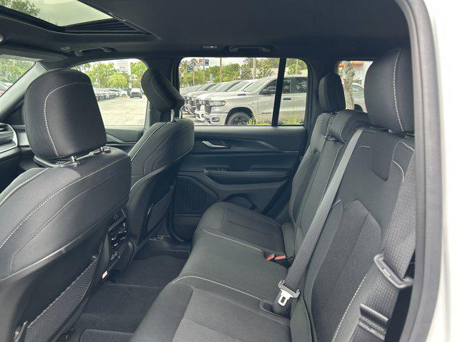 2026 Jeep Grand Cherokee Altitude 4x2