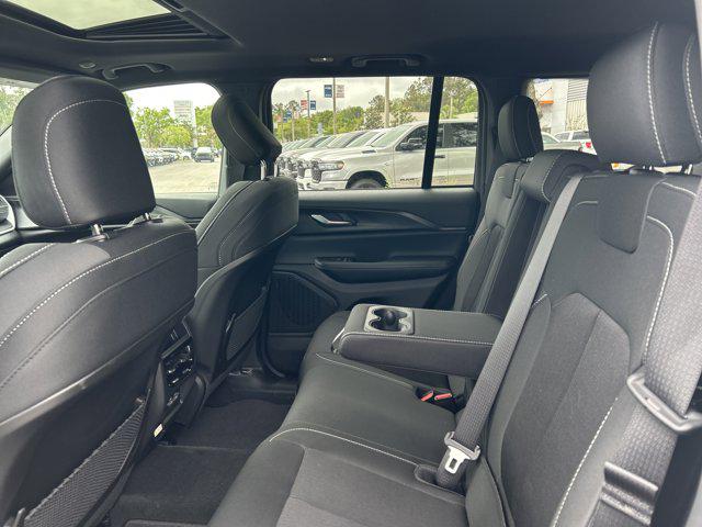 2026 Jeep Grand Cherokee Altitude 4x2