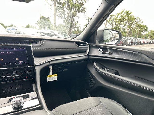 2026 Jeep Grand Cherokee Altitude 4x2