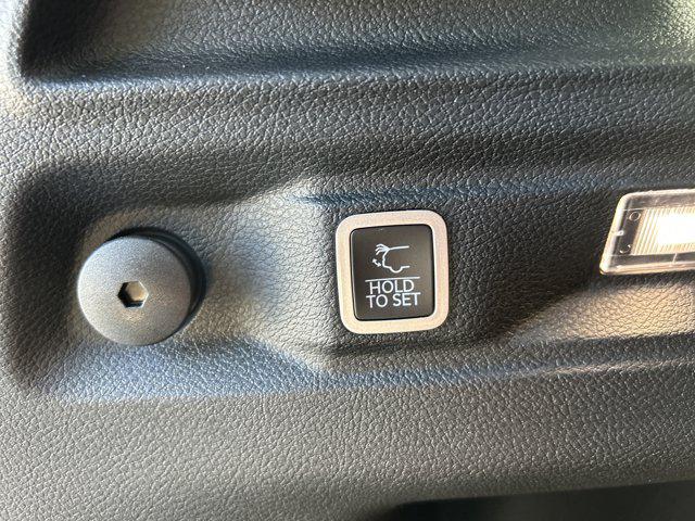 2026 Jeep Grand Cherokee Altitude 4x2