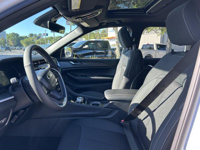 2026 Jeep Grand Cherokee Altitude 4x2