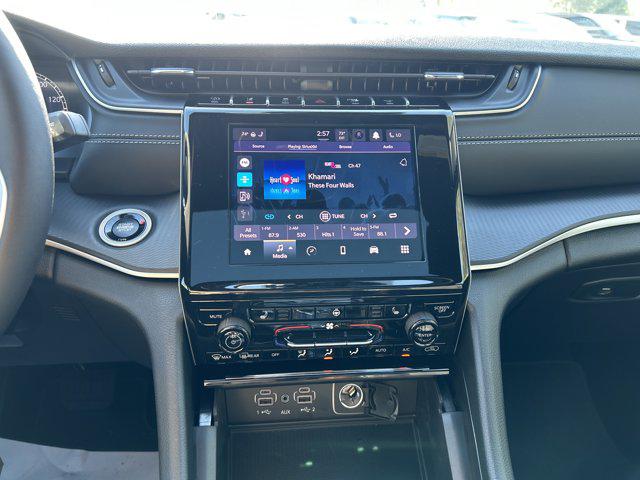 2026 Jeep Grand Cherokee Altitude 4x2