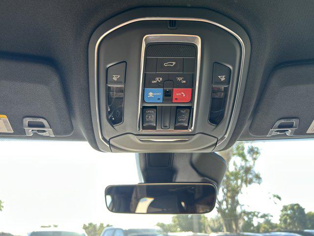 2026 Jeep Grand Cherokee Altitude 4x2