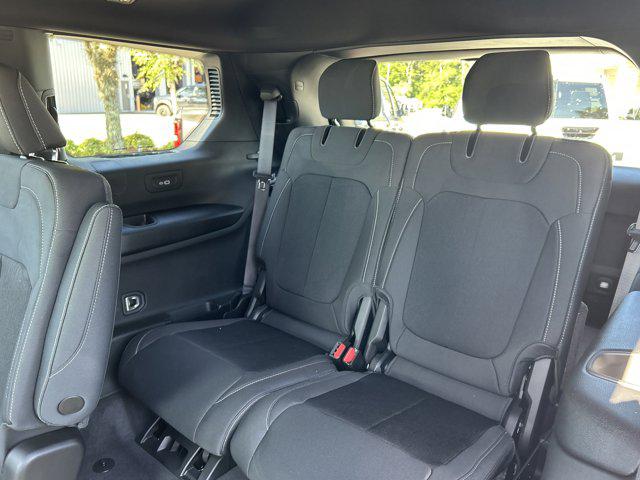 2026 Jeep Grand Cherokee Altitude 4x2