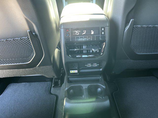 2026 Jeep Grand Cherokee Altitude 4x2