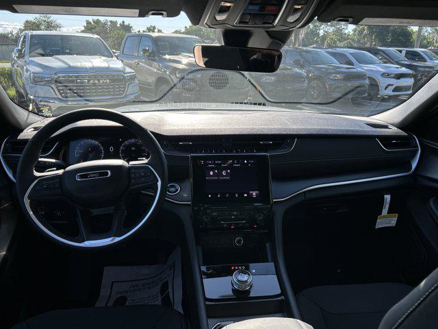 2026 Jeep Grand Cherokee Altitude 4x2