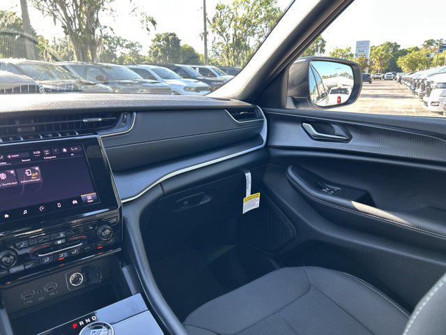 2026 Jeep Grand Cherokee Altitude 4x2