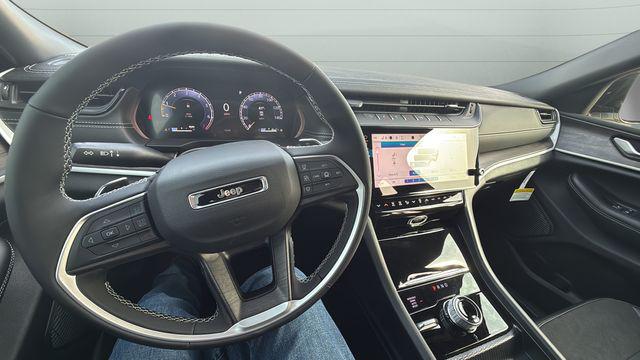 2026 Jeep Grand Cherokee L Altitude 4x4