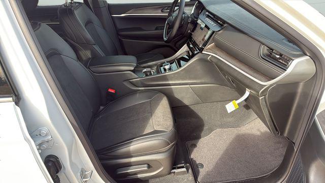 2026 Jeep Grand Cherokee L Altitude 4x4
