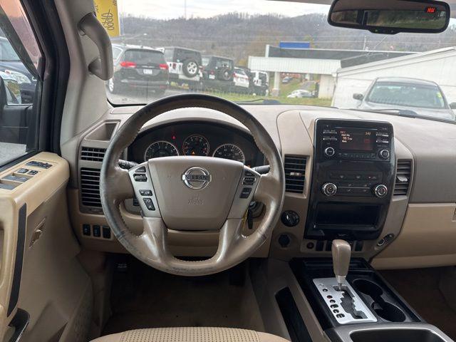 2014 Nissan Titan SV