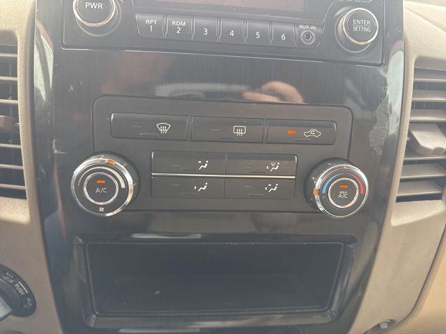 2014 Nissan Titan SV