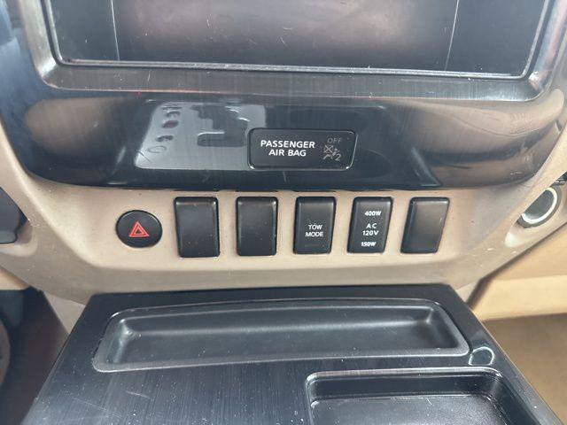 2014 Nissan Titan SV