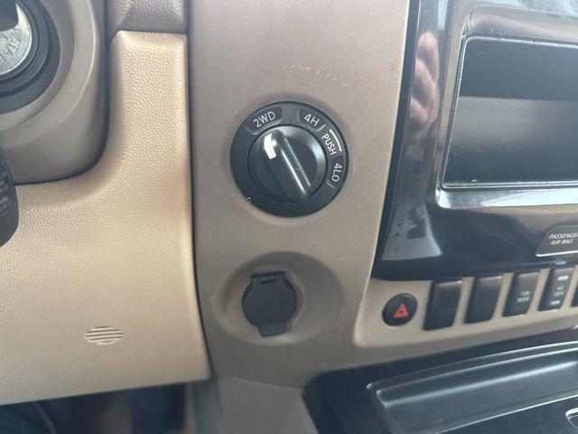 2014 Nissan Titan SV