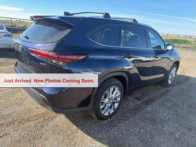 2026 Toyota Highlander Hybrid Limited