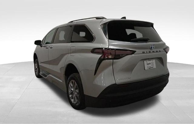 2024 Toyota Sienna XLE 8 Passenger