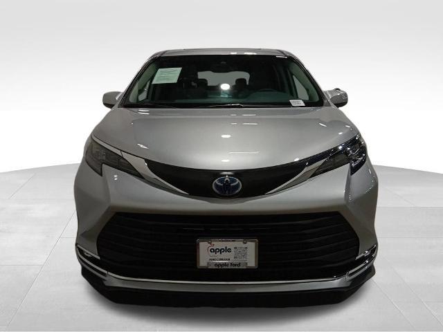 2024 Toyota Sienna XLE 8 Passenger