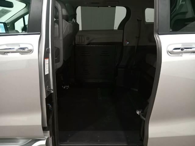 2024 Toyota Sienna XLE 8 Passenger