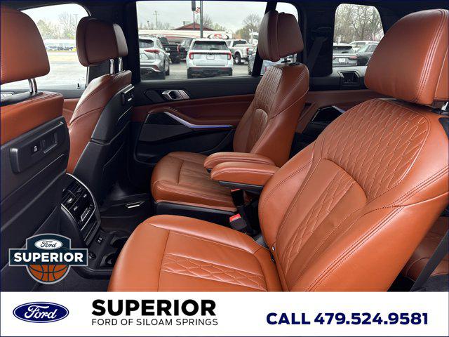 2022 BMW X7 M50i