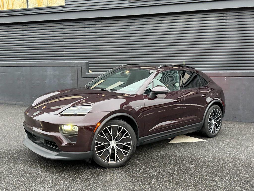 /2025 Porsche Macan-Electric