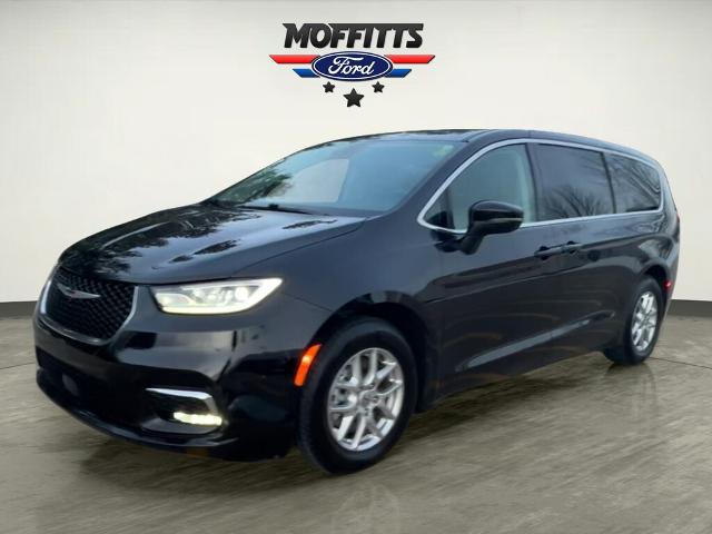 2023 Chrysler Pacifica Touring L for sale in Boone, IA