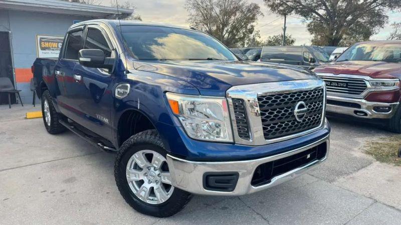 2017 Nissan Titan SV