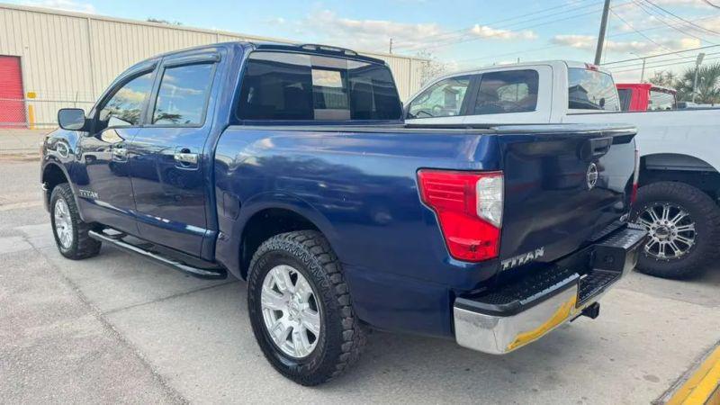 2017 Nissan Titan SV