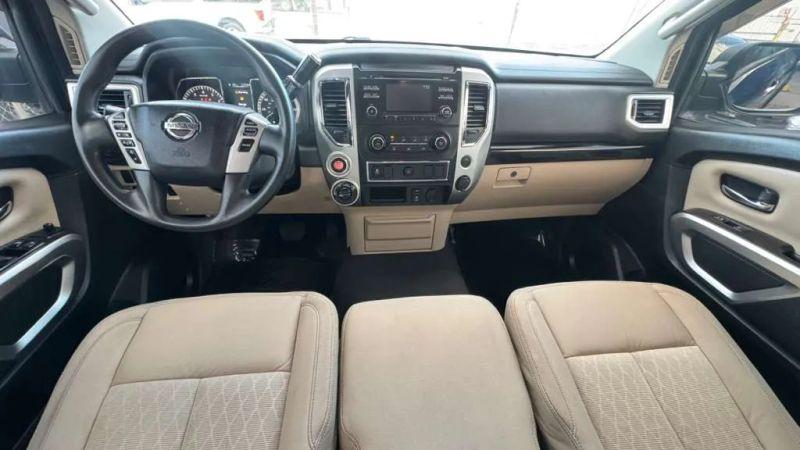 2017 Nissan Titan SV