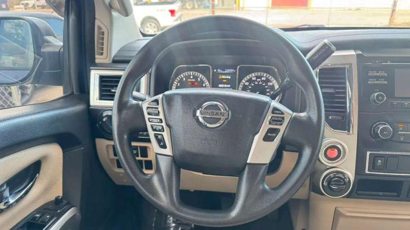 2017 Nissan Titan SV